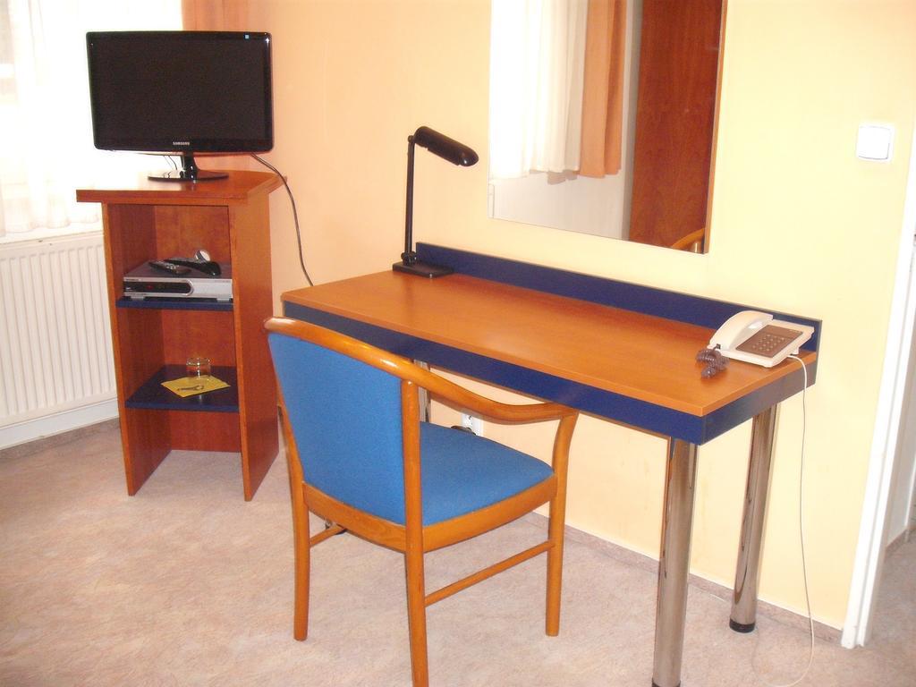 Hotel Forman Mlada Boleslav Phòng bức ảnh